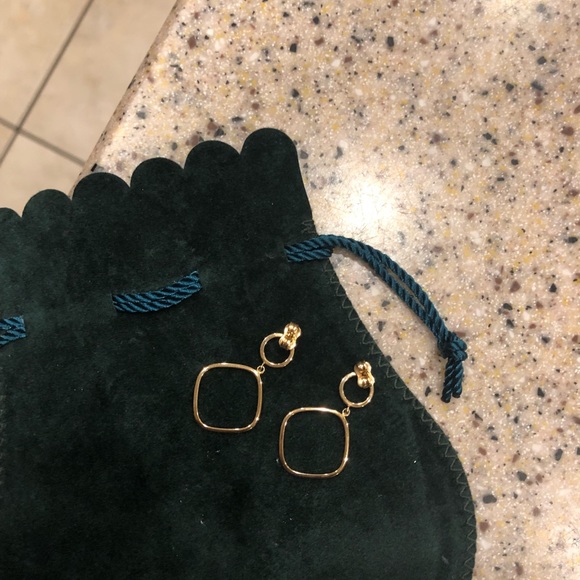 Jewelry - Picture 2 of 3